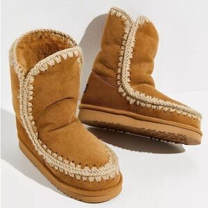 MOU Boots